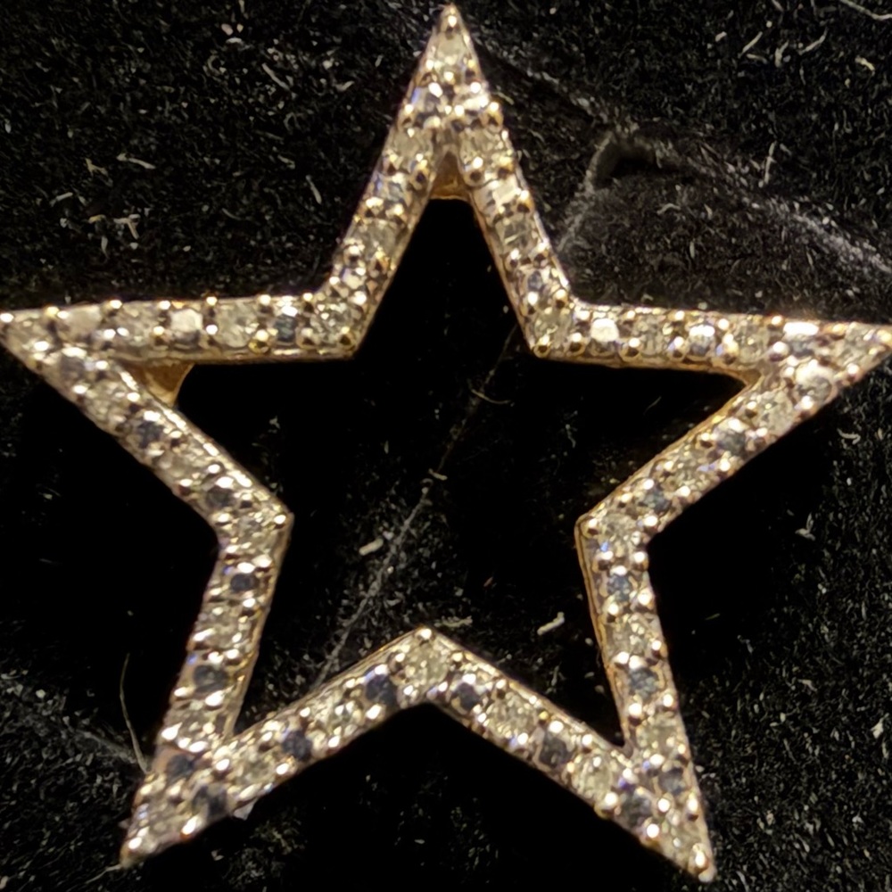 10k yellow gold genuine DIAMOND star charm pendant 2.13 grams